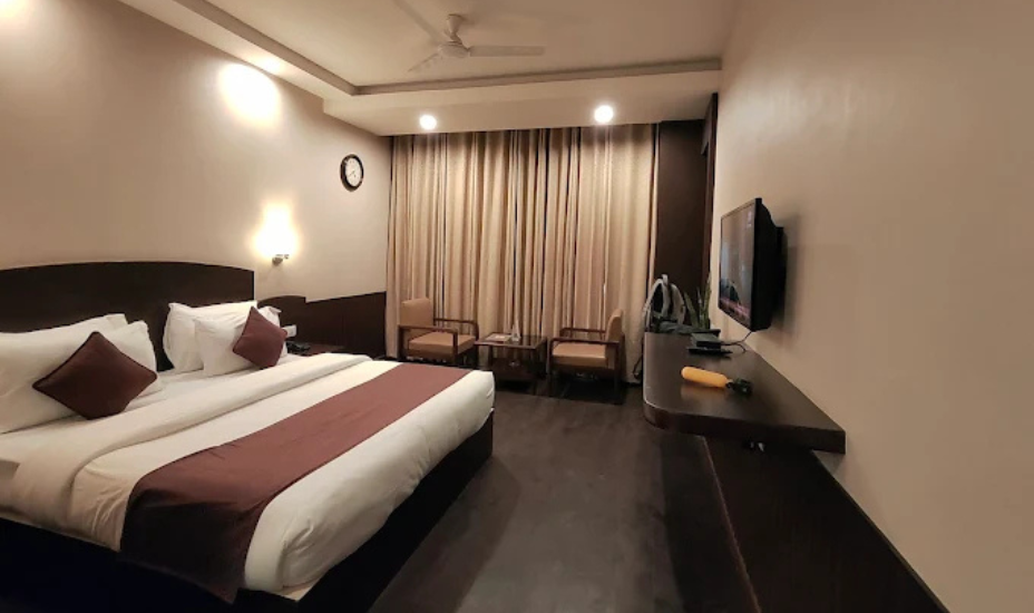 Hotel Lazeez , Hisar